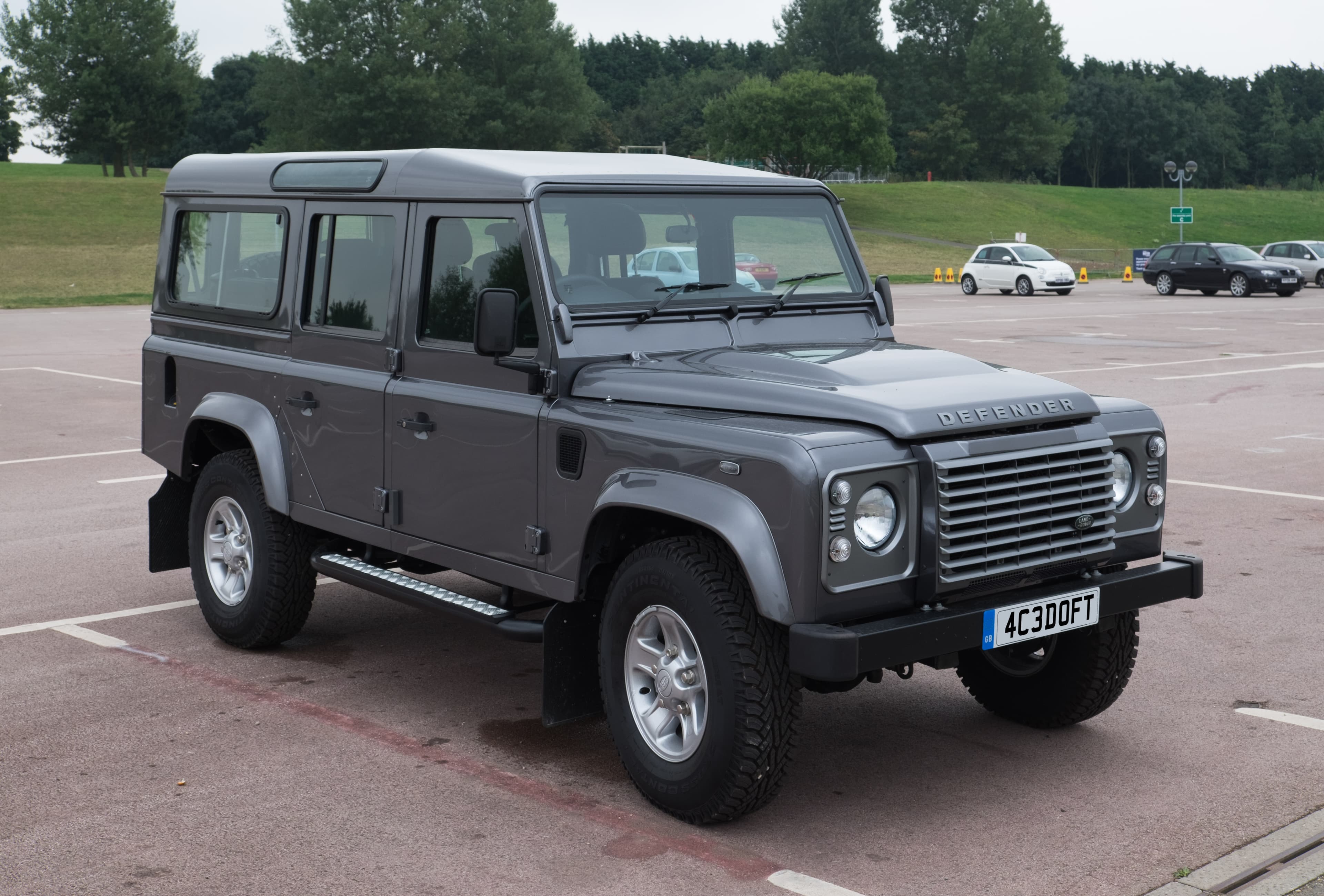 Land Rover Defender 110 Station Wagon